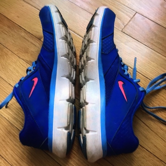 Nike Sneakers - Picture 5 of 6